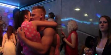 Amateur whores fucking - video 1