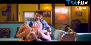 Suhana Khan Lesbian,  Butt Scene  in Tadap
