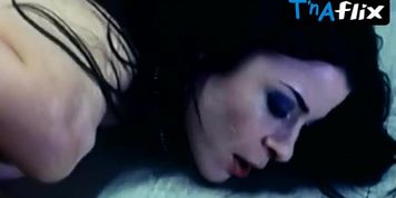 Anna Levine Breasts,  Butt Scene  in Bridget