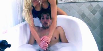 Nicole Aniston Bathing Screw (Jade Starr)