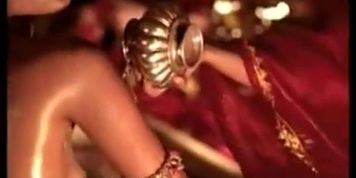 indian actress bipasha basu showing tit: