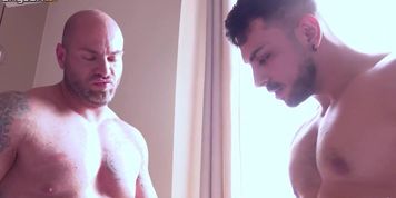 Blondie from poland double penetrated during hard threesome