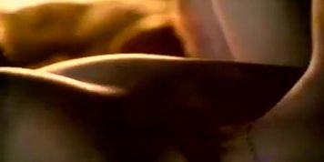 Diana Ferreti Breasts,  Butt Scene  in Un Macho En El Salon De Belleza