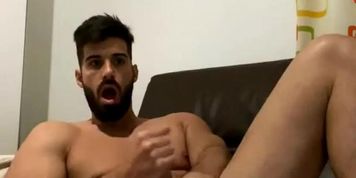 Hot Sexy Muscle Guy Cumming Solo