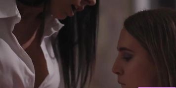 Cadence have sex with Reagans nice pussy (Cadence Lux, Reagan Foxx)