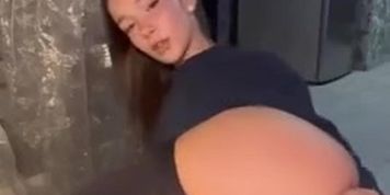 Ellie Leen (54) Strip Tease + Masturbation