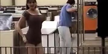 Laundromat public flashing