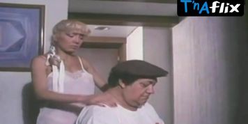 Diana Herrera Butt,  Bikini Scene  in Futbol De Alcoba