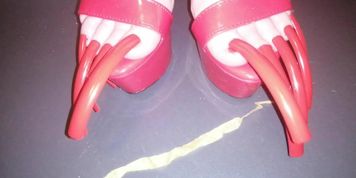 LADY L RED HIGH HEELS AND  MEGA LONG RED NAILS video short version (Hiddencam___)