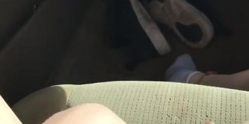 Fingering my Pussy in the car 