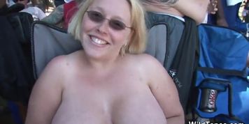 Private recording revealing dorm chicks in very teasing x-rated action (X Rated)