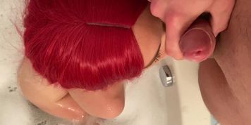 Caught my step sister in the bath and i screw her ... she loves it