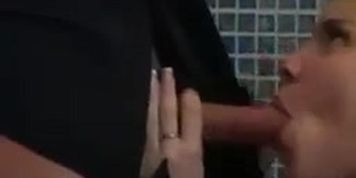 Anastasia Mayo follando en la ducha