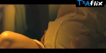 Erica Cho Bush,  Cgi Scene  in Dead Ringers