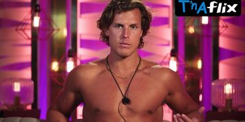 Elys Hutchinson Bikini Scene  in Too Hot To Handle