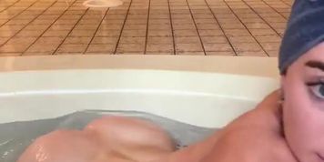 Grace Charis $42 Naked In Bathtub PPV Video Leaked