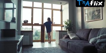 Olga Kavalay-Aksyonova Sexy Scene  in Ya Vse Pomnu