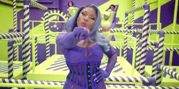 WAP, Official Music Video &ndash; Cardi B (Lupe Burnett, Megan Thee, Thee Stallion)