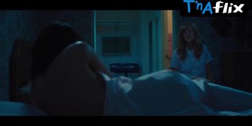 Emma Stone Lesbian,  Underwear Scene  in Battle Of The Sexes