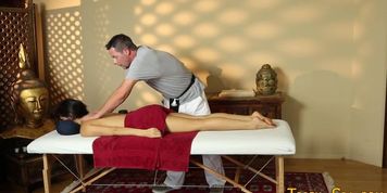Duped cutie giving masseur head