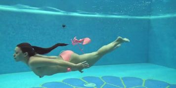 Sazan Cheharda on and underwater naked swimming