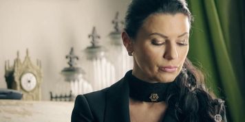 {LA FEMME DE SES R&Ecirc;VES}
Cast: Clara Mia, Ania Kinski, Chloe Duval, Alyson Thor,