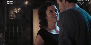 Katja Schuurman Breasts Scene  in Vlucht Hs13
