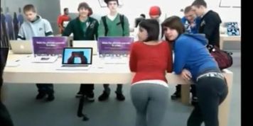 Hot bums on amateur coeds in public
