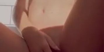 Gingerreddit showing her pinky pussy