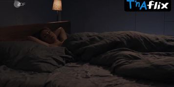 Lisa Maria Potthoff Sexy Scene  in Irgendwas Bleibt Immer