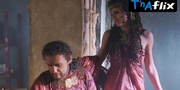 Elizabeth Hurley Sexy Scene  in Samson And Delilah