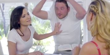 Heat Of The Moment (Cherie DeVille, Deville, Gia Paige, Ice Cold, Kylie Amour, Van Wylde)