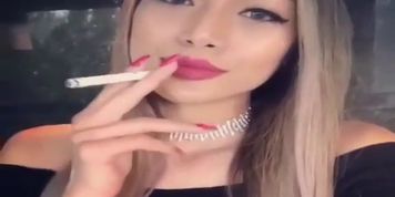 Sexy Smoking Girls