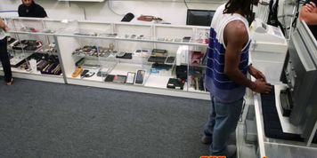 Cockriding pawnshop babe cuckolds her lover