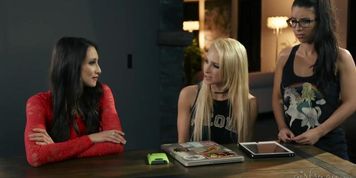 Lesbian Artificial Intelligence - Celeste Star, Alix Lynx