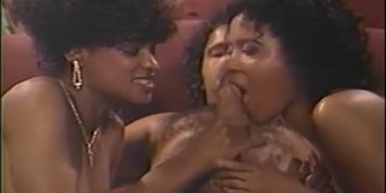 Jeannie Pepper & Angel Kelly - HOT CHOCOLATE II (Ron Jeremy)