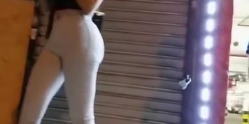 Hot round booty girl in tight jeans