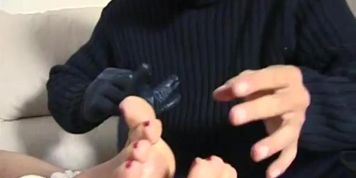 Tickling burglar