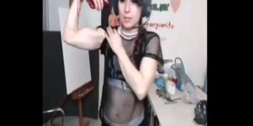 Brunette cam girl flex - Surprising Biceps 
