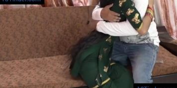 Dost Ki Gf Ko Godi Bana Kar Choda (indian_girl)