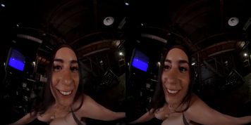 T14 C Vr 2 (Tia Cyrus)