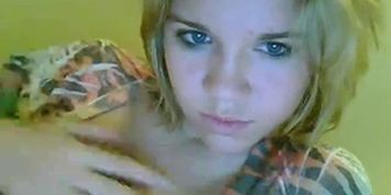 teen playing with a tampon on cam