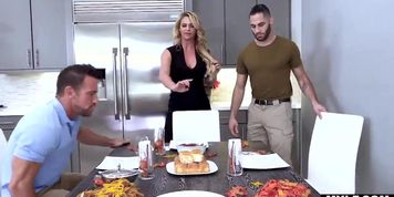 Busty MILF Phoenix Marie takes 2 giant cocks bbc (Dagmar Jihlavcova)