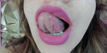 braces tongue camgirl bad_auro chaturbate com