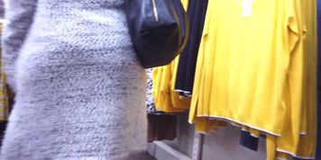 Pantyhose MILF Shows Pussy to Stranger - 