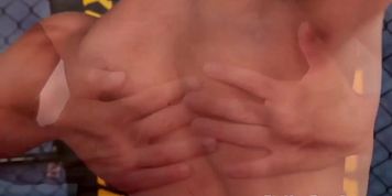 Ripped amateur solo hunk jerking his dick