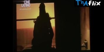 Sissi Fleitas Sexy Scene  in Amar Y Desear Aka La Seductora