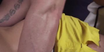 European twink tugging by ripped masseur