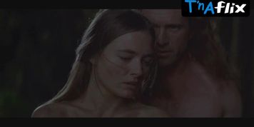 Catherine Mccormack Breasts Scene  in Braveheart