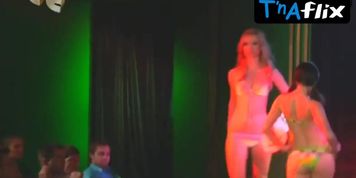 Anzhelika Kashirina Bikini Scene  in Dayosh' Molodozh'!